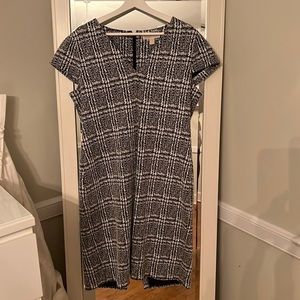 never been worn. michael kors houndstooth pattern